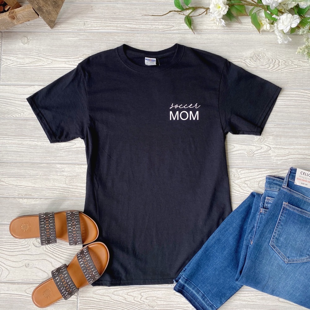🔴 5/$45 SALE 🔴 BOUTIQUE | Soccer Mom Graphic T-shirt